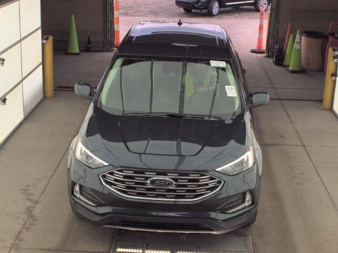 Used 2022 Ford Edge SEL w/ Convenience Package image 2