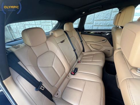 Used 2017 Porsche Macan AWD/4WD image 45