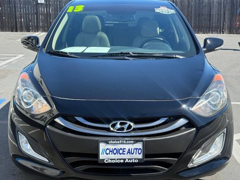 Used 2013 Hyundai Elantra GT w/ Tech Pkg FWD image 2