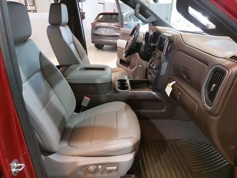 Used 2021 Chevrolet Silverado 1500 LTZ w/ LTZ Convenience Package II AWD/4WD image 10