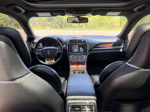 Used 2017 Lincoln Continental Reserve AWD/4WD image 27
