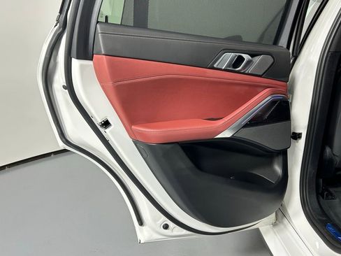 Used 2024 BMW X6 xDrive40i w/ Executive Package image 17