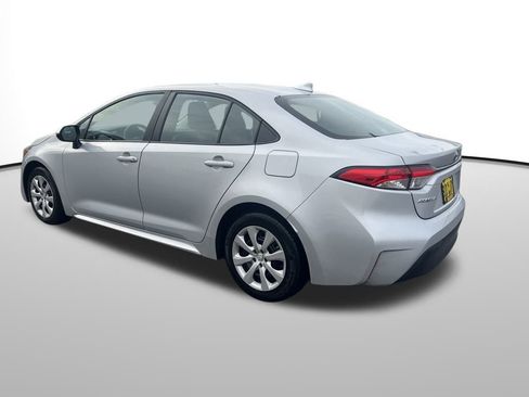 Used 2024 Toyota Corolla LE image 3