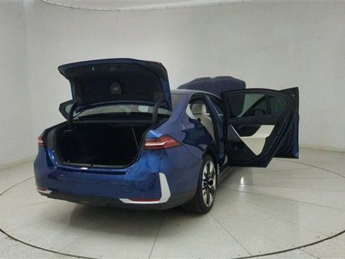 Used 2025 BMW 540i xDrive 540i xDrive image 74