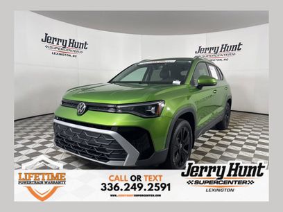 Used 2025 Volkswagen Taos SE w/ Black Wheel Package