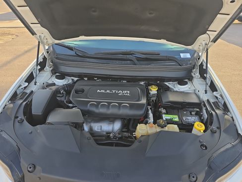 Used 2019 Jeep Cherokee Limited FWD image 20