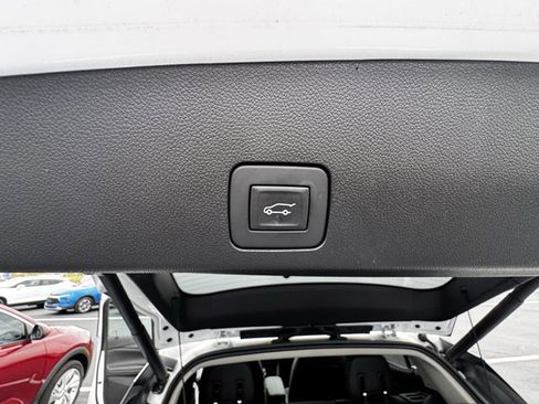 Used 2025 Buick Encore GX Preferred w/ Comfort Package image 9