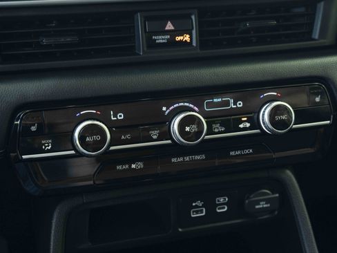 Used 2023 Honda Pilot Touring image 33