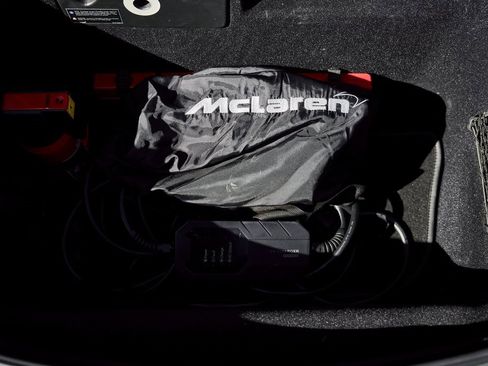 Used 2023 McLaren Artura image 18