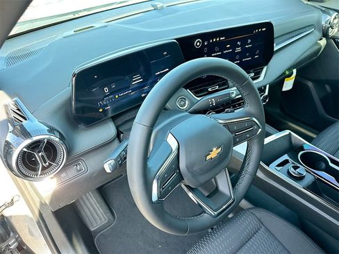 New 2026 Chevrolet Equinox LT w/ Safety and Technology Package image 6