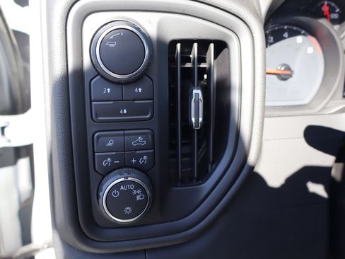 Certified 2024 Chevrolet Silverado 2500 Custom w/ Custom Value Package image 22