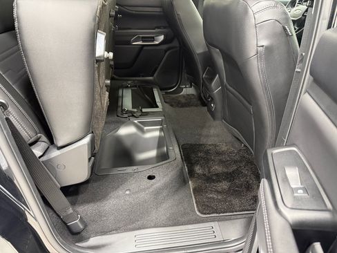 Used 2024 Ford Ranger Lariat w/ FX4 Off-Road Package image 36