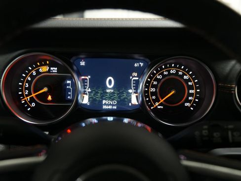 Used 2022 Jeep Wrangler Unlimited Sahara AWD/4WD image 18