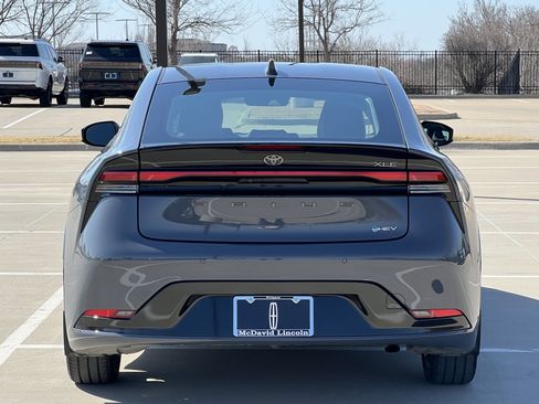 Used 2023 Toyota Prius XLE image 8