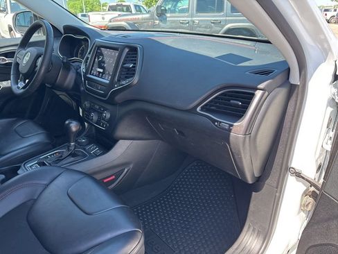 Used 2022 Jeep Cherokee Trailhawk w/ Comfort/Convenience Group AWD/4WD image 49