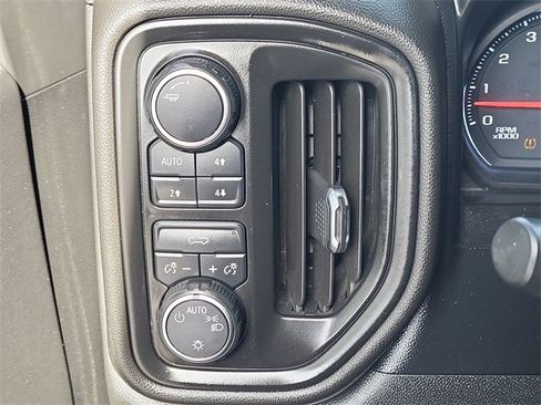 Used 2019 Chevrolet Silverado 1500 Custom Trail Boss w/ Custom Convenience Package image 25