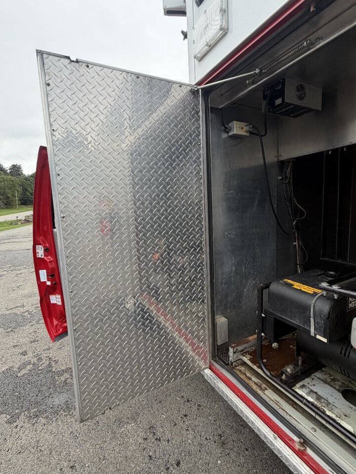 Used 1999 Ford F450 4x4 Regular Cab Super Duty image 34