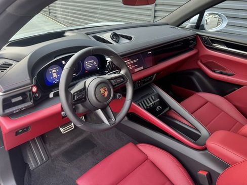 New 2025 Porsche Macan 4S Electric image 4