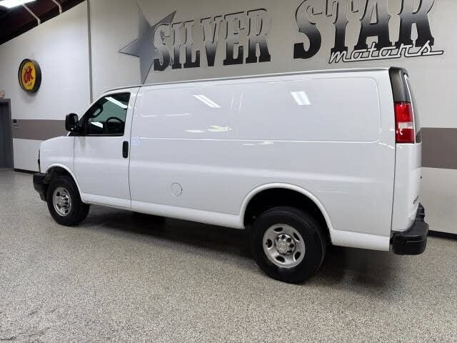 Used 2022 Chevrolet Express 2500 w/ Driver Convenience Package RWD image 6