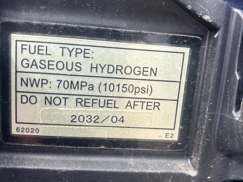 Used 2017 Toyota Mirai FWD image 16