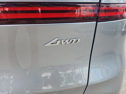 Used 2025 Genesis GV70 2.5T w/ Sport Prestige Package AWD/4WD image 7