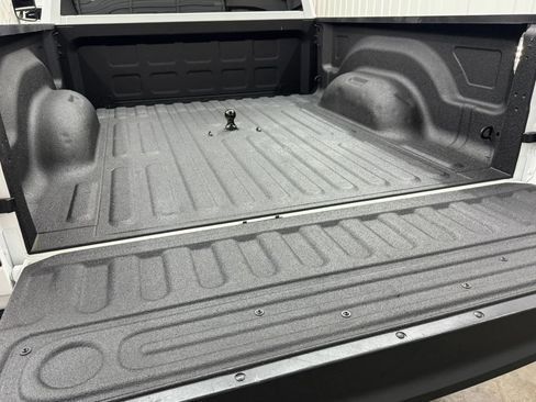 Used 2018 RAM 2500 Tradesman w/ Chrome Appearance Group image 5