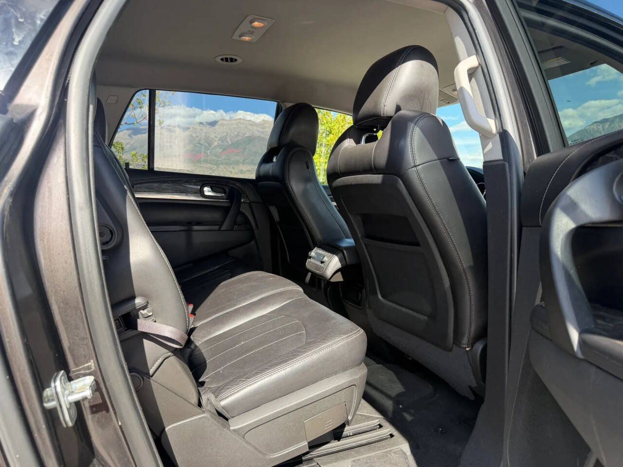 Used 2013 Buick Enclave Leather AWD/4WD image 18