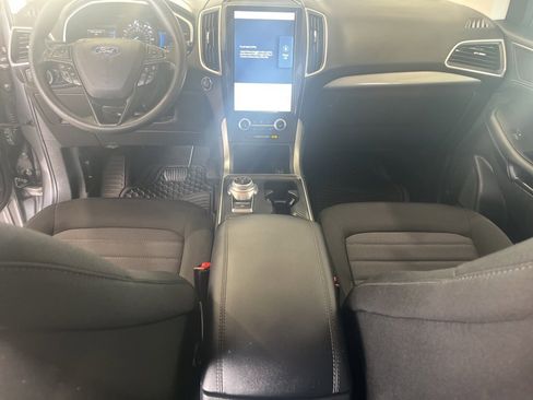 Used 2021 Ford Edge SE image 15