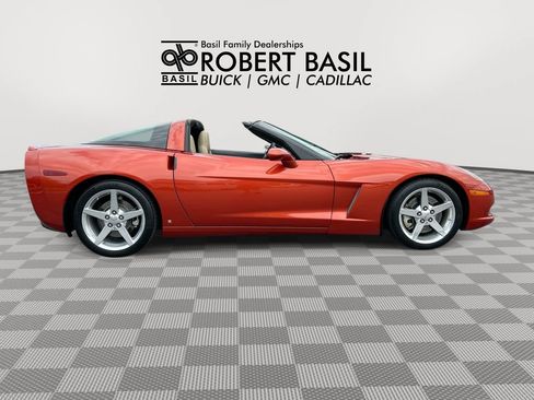 Used 2006 Chevrolet Corvette Coupe w/ Preferred Equipment Group RWD image 9