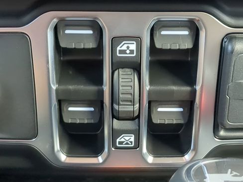 New 2025 Jeep Wrangler Sahara image 22