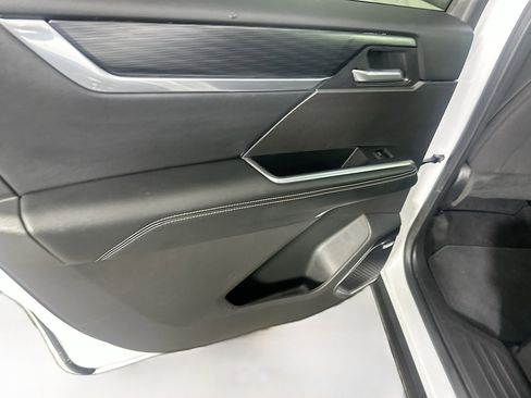 Used 2025 GMC Acadia Elevation image 26