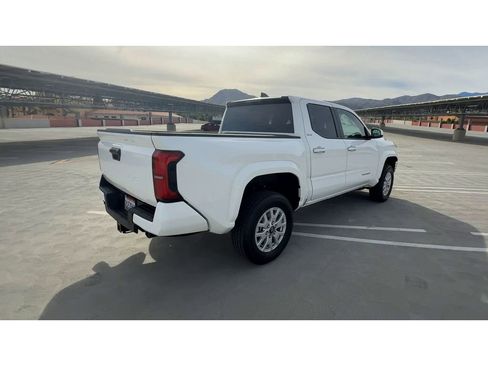 Used 2025 Toyota Tacoma SR5 image 8