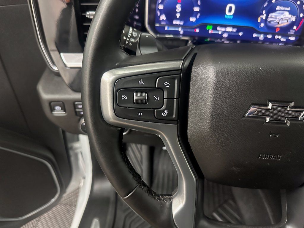 Used 2025 Chevrolet Silverado 1500 RST AWD/4WD image 15