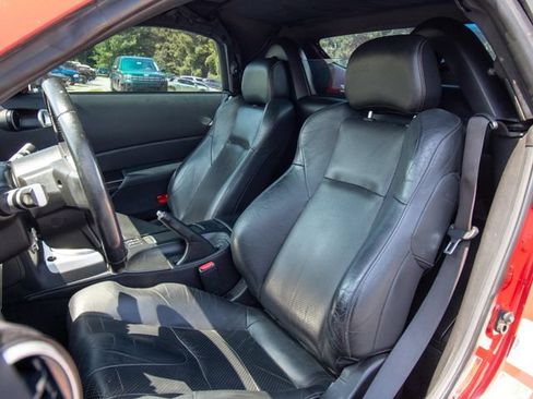 Used 2006 Nissan 350Z Touring RWD image 6