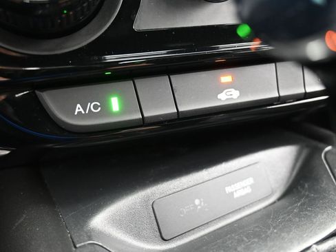 Used 2021 Honda HR-V Sport image 24