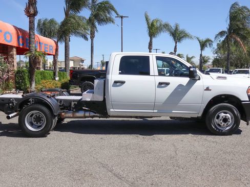 Used 2023 RAM 3500 Tradesman w/ Electrical Accessory Group RWD image 9