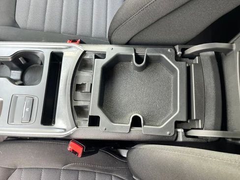 Used 2022 Ford Edge SE image 23