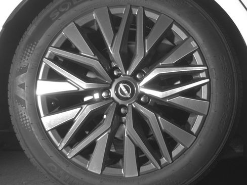 Used 2025 Nissan Altima 2.5 SV FWD image 15