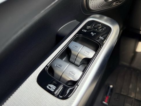 Certified 2025 Mercedes-Benz GLC 43 AMG 4MATIC image 25