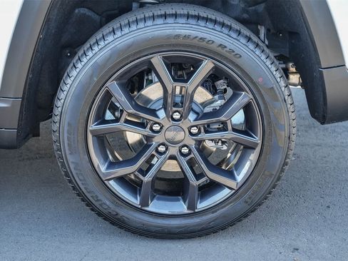 New 2025 Jeep Grand Cherokee Limited image 10