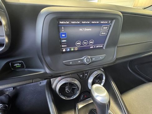 Used 2020 Chevrolet Camaro LT w/ RS Package image 17