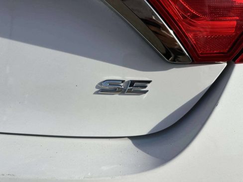 Used 2015 Toyota Camry SE image 30