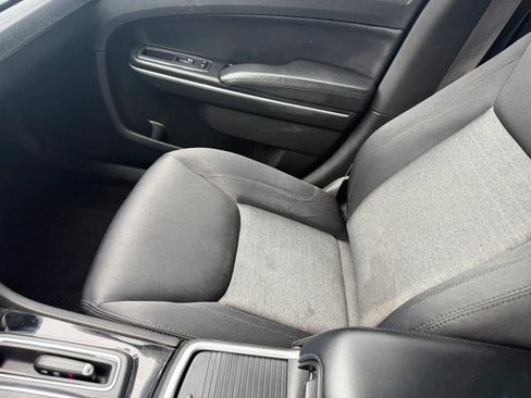 Used 2023 Chrysler 300 Touring w/ Sport Appearance Package RWD image 13