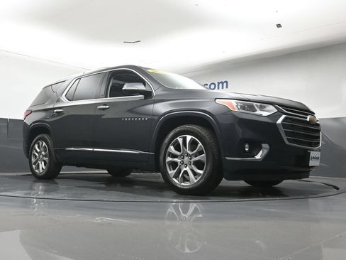 Used 2020 Chevrolet Traverse Premier AWD/4WD image 30