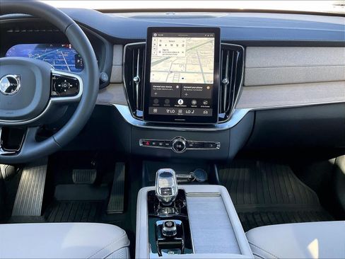 New 2026 Volvo XC90 T8 Plus w/ Protection Package AWD/4WD image 9