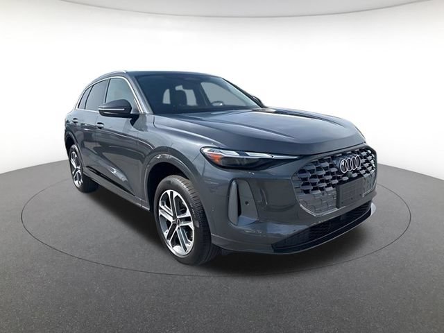 Used 2025 Audi Q5 Premium w/ Convenience Package AWD/4WD image 1