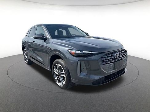 Certified 2025 Audi Q5 Premium w/ Convenience Package AWD/4WD image 1