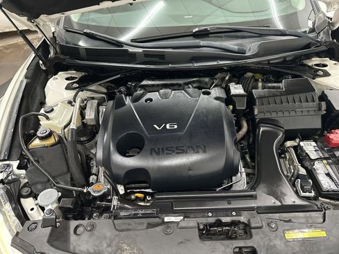 Used 2017 Nissan Maxima SR w/ Midnight Edition image 30