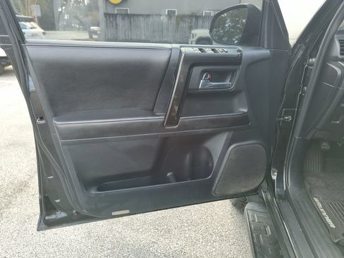 Used 2015 Toyota 4Runner TRD Pro AWD/4WD image 17