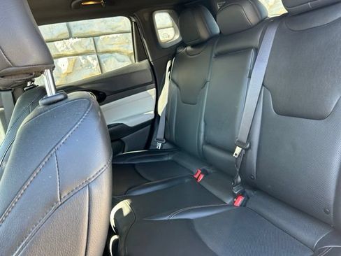 Certified 2023 Jeep Compass Limited AWD/4WD image 9